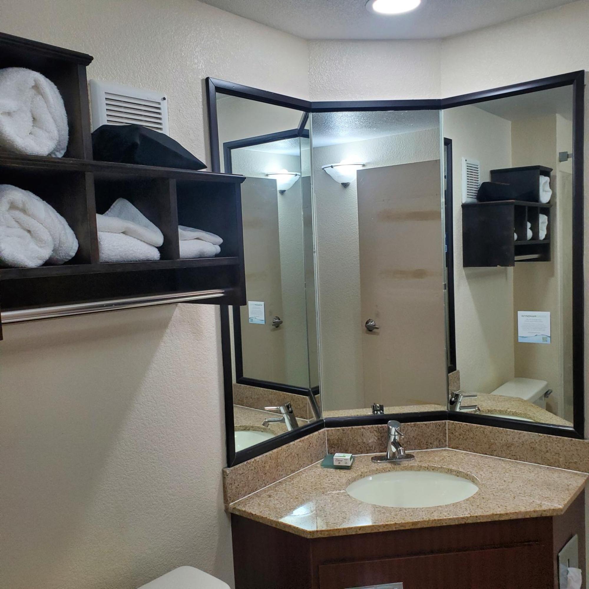 Hotel La Quinta By Wyndham Airport Graceland 3*